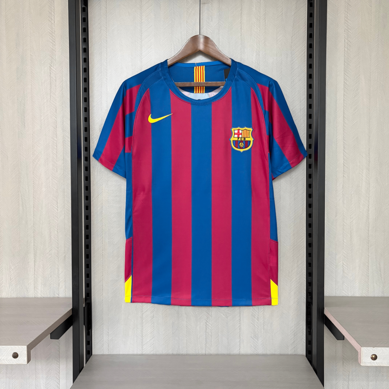 Barcelona Local 2005/2006 - Retro